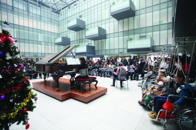 鼓樓醫院舉辦圣誕音樂會
